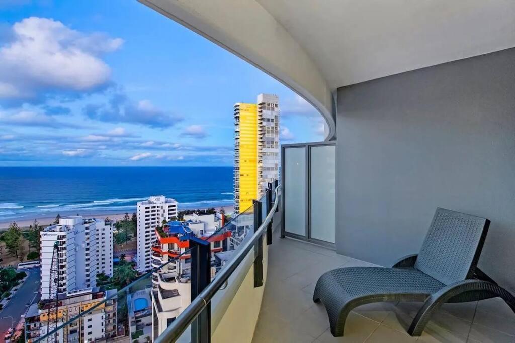 24th Floor Luxury, The Wave Broadbeach Apartment Gold Coast