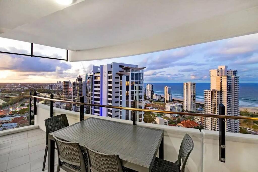 Apartment 24th Floor Luxury, The Wave Broadbeach Gold Coast