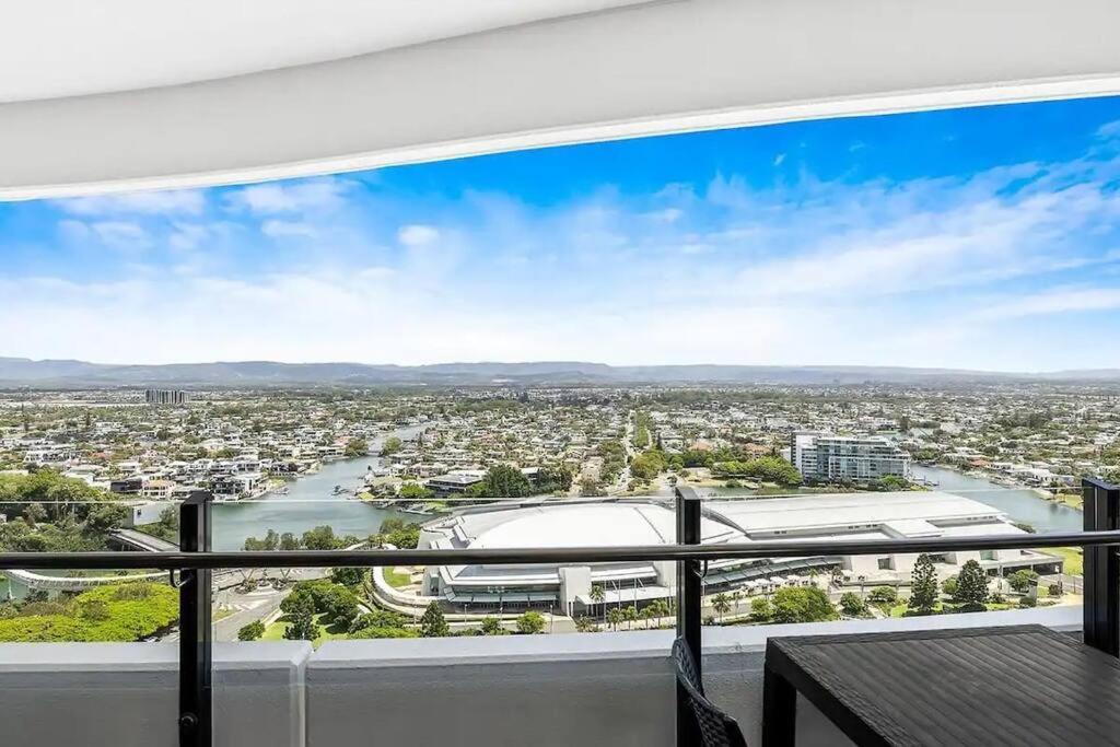 24th Floor Luxury, The Wave Broadbeach Apartment Gold Coast