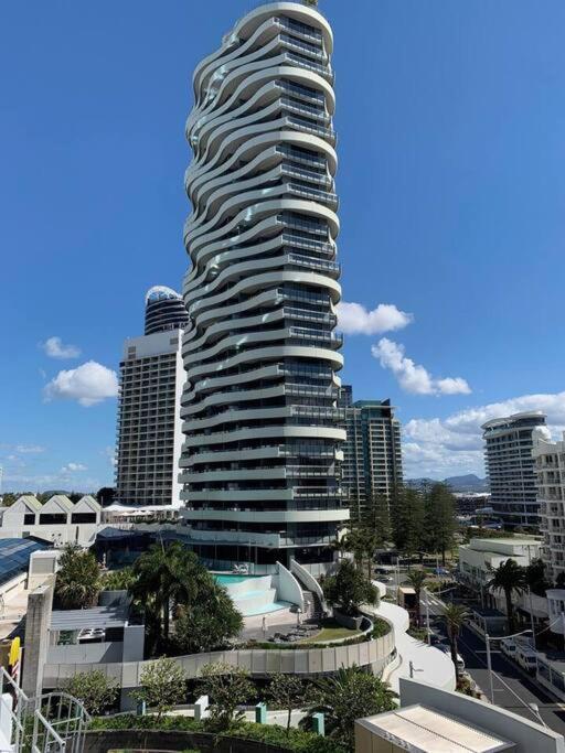 24th Floor Luxury, The Wave Broadbeach *