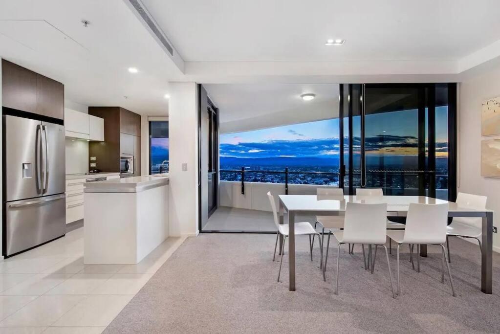 24th Floor Luxury, The Wave Broadbeach Gold Coast