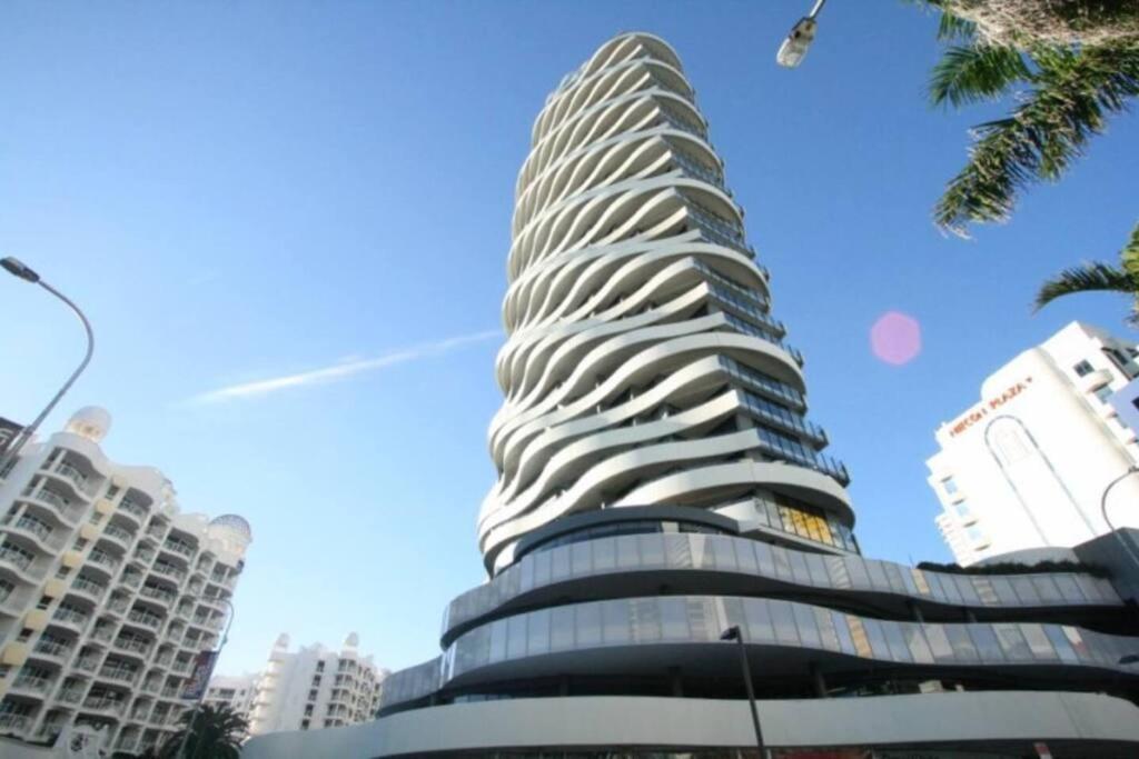 24th Floor Luxury, The Wave Broadbeach *
