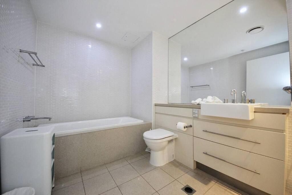 Apartment 24th Floor Luxury, The Wave Broadbeach