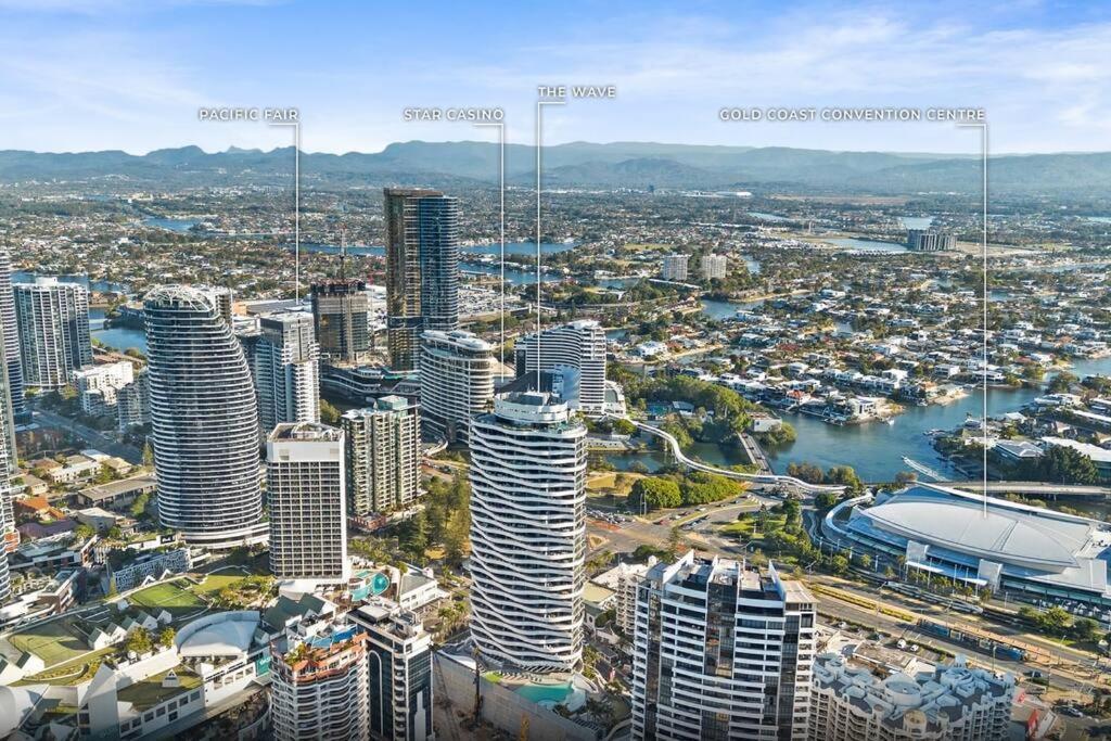 24th Floor Luxury, The Wave Broadbeach Apartment *