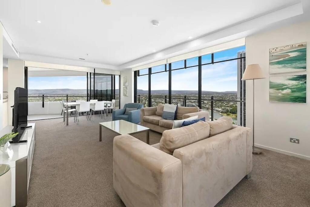 24th Floor Luxury, The Wave Broadbeach Gold Coast